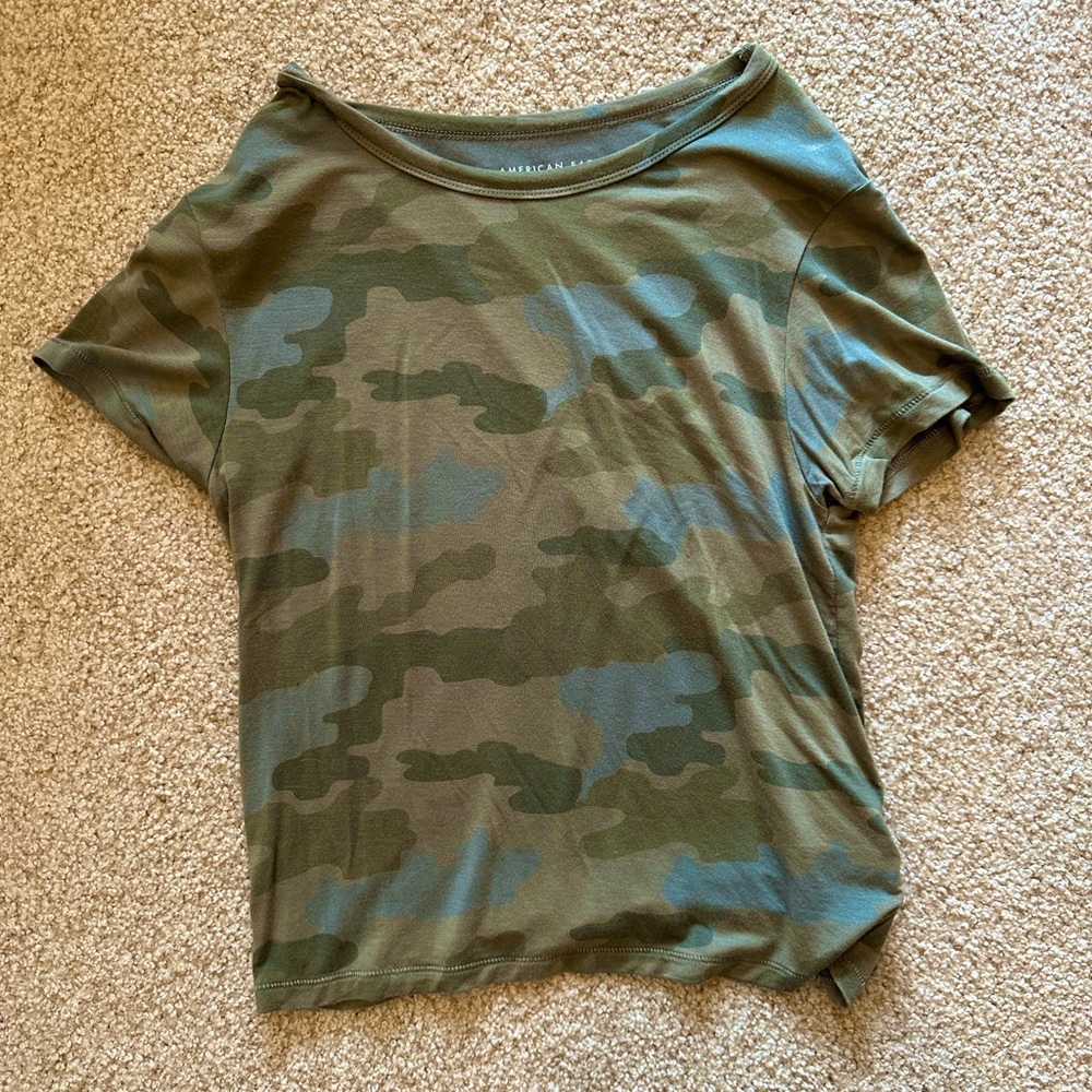 camo print, t-shirt, stretchy, athletic, American Eagle, XS